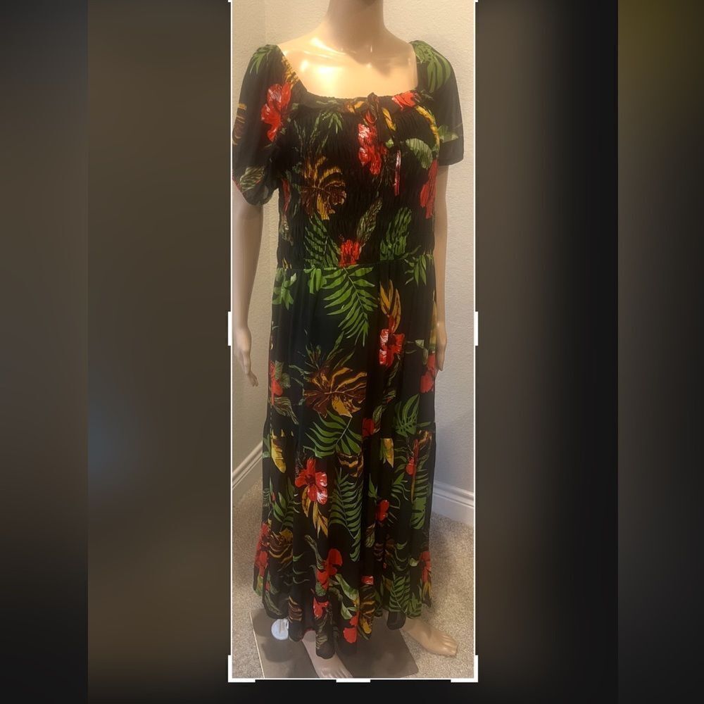 Nwt Siren Lily floral maxi dress